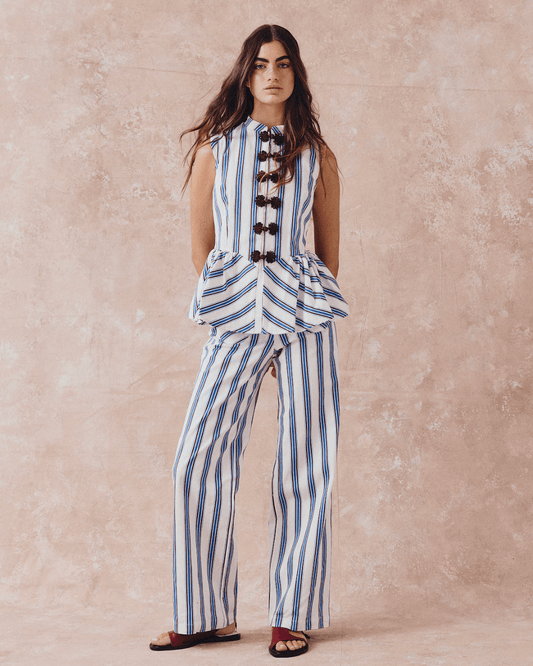 Stand collar button stripe suit