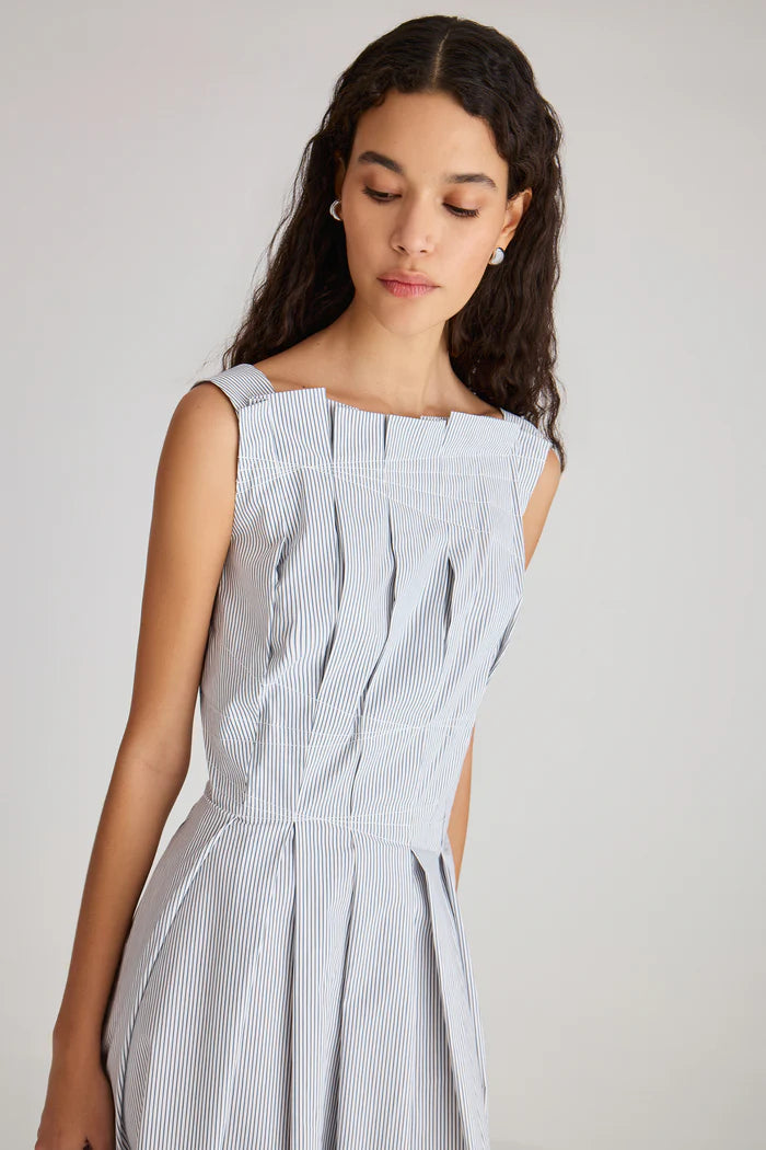 Sophisticated Sleeveless Pleated Midi Dress
